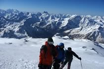 L'Elbrouz, le toit de l'Europe � ski
