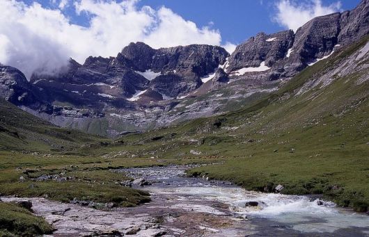Randonn&eacute;e et trekking : le Cirque d'Estaub�