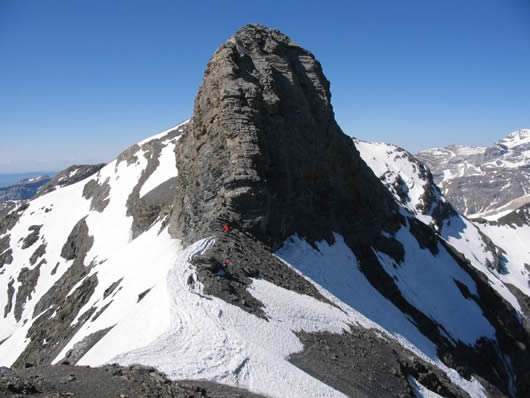 Randonn&eacute;e et trekking : LE Serre Mour�ne en descendant du pic de Troumouse