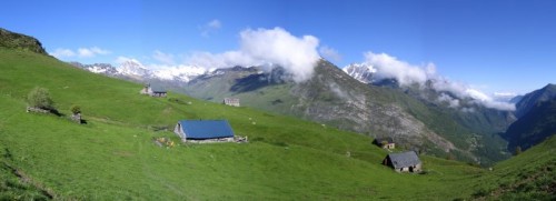 Randonn&eacute;e et trekking : panoramique granges