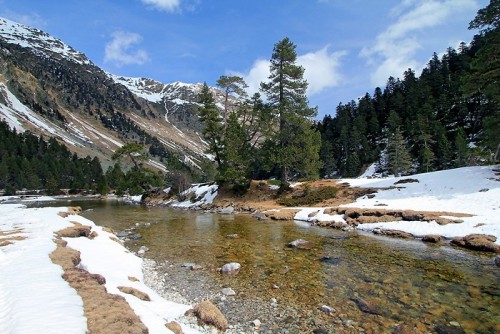 Randonnée en raquettes à neige dans la vallée du Marcadau Randonnée en raquettes à neige dans la vallée du Marcadau