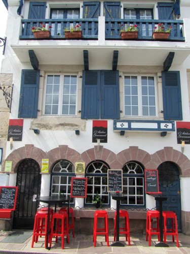 Randonn&eacute;e et trekking : Sare, Pays Basque: un des Plus Beaux Villages de France