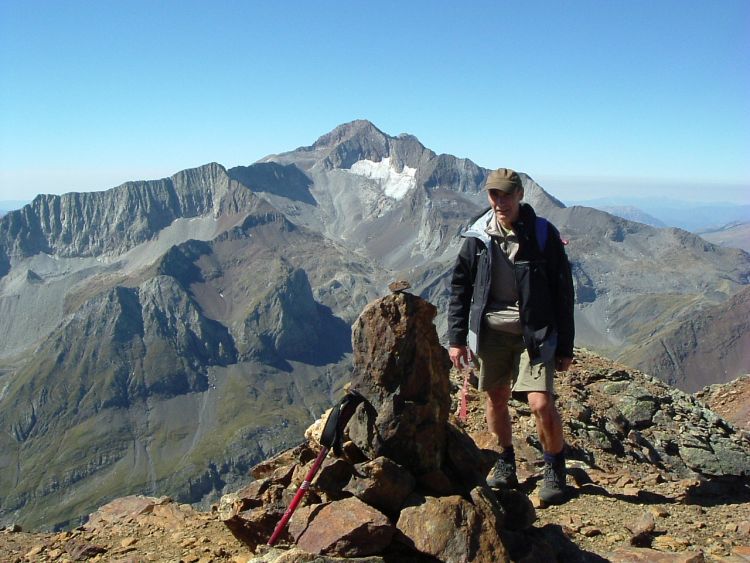 Pic de Clarabide ou de Pouchergues 3020 m. Pic de Clarabide ou de Pouchergues 3020 m.