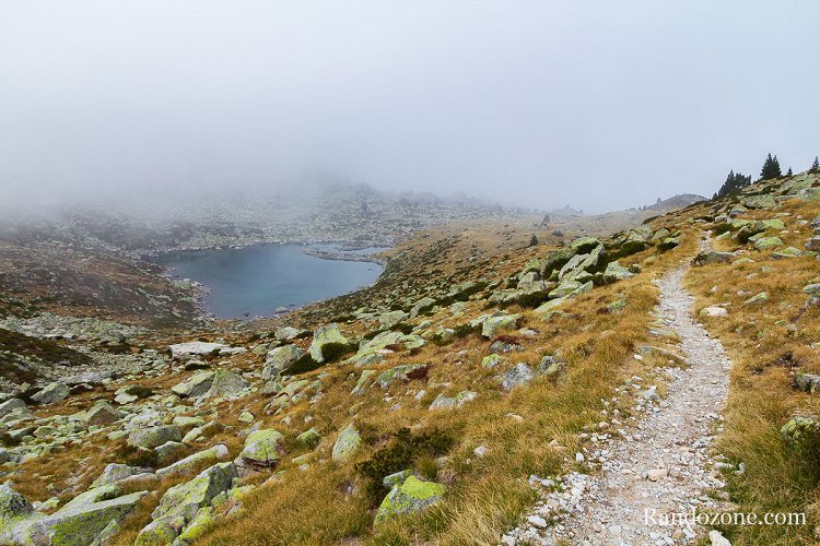 Randonn&eacute;e dans les Pyr&eacute;n&eacute;es : lac Estagnol