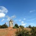 Moulin du Redounel, � c�t� du village de La Couvertoirade