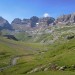 Maison et brebis lors de la randonn�e au Cirque d'Estaub�