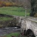 Croix du p�lerin sur le vieux pont de Saint Ch�ly d'Aubrac 