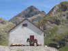 petite cabane pres du lac