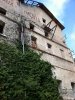 B�timent � l'entr�e de Cahors le long du Lot