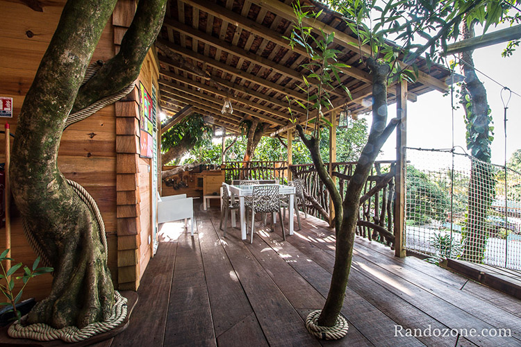 Terrasse depuis l'entrée de la première chambre
