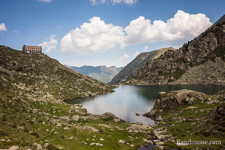 Lac et refuge de la Glère