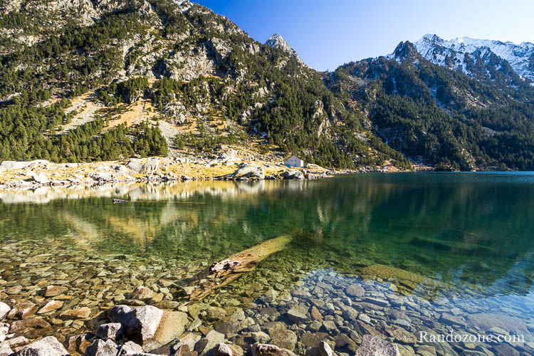 Hôtellerie au bord du lac de Gaube Hôtellerie au bord du lac de Gaube