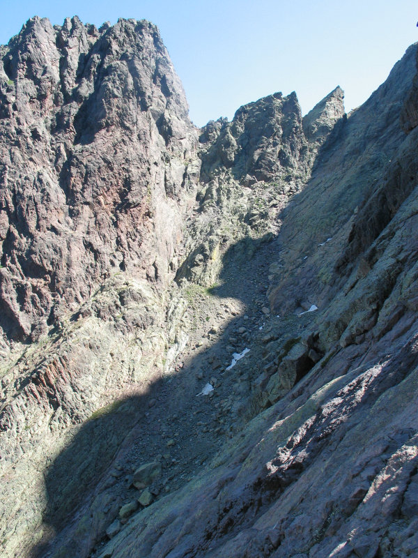 Descente dans le cirque de la Solitude