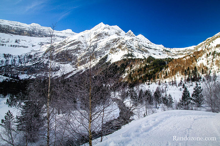 Cirque de Gavarnie sous la neige