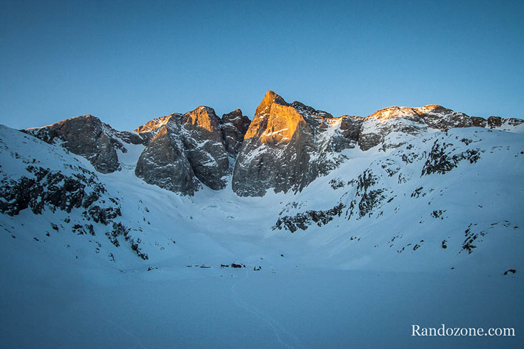 Face nord du Vignemale au lever du jour