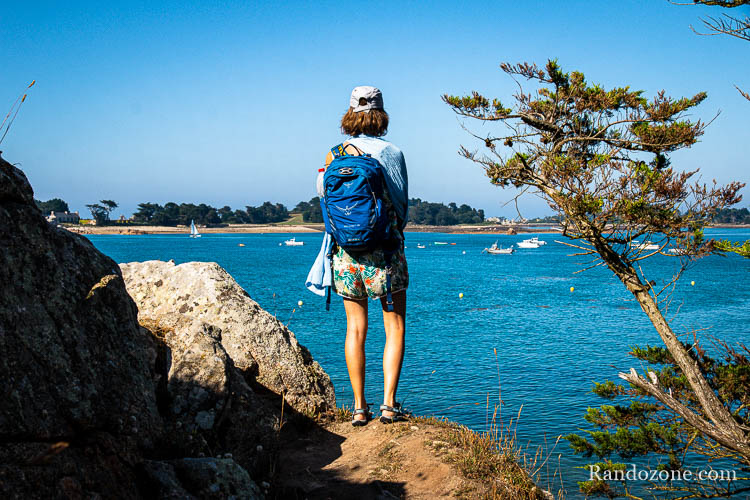 Casquette obligatoire même pour une randonnée le long du littoral