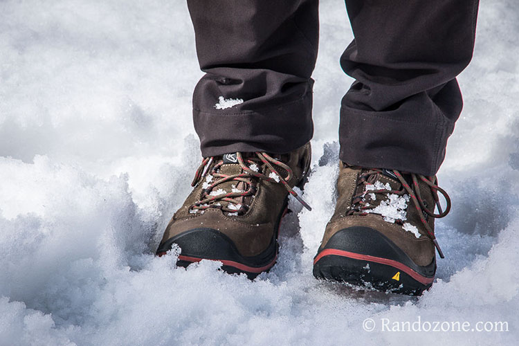 Test des chaussures de randonnée Keen Wanderer dans la neige