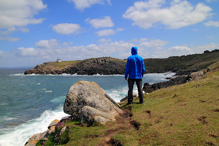 Test de la veste de randonnée Quechua Helium Rain en Bretagne