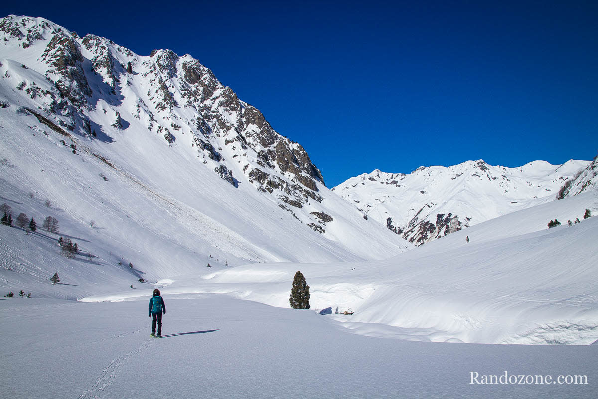 Raquettes à neige hors piste dans les Pyrénées
