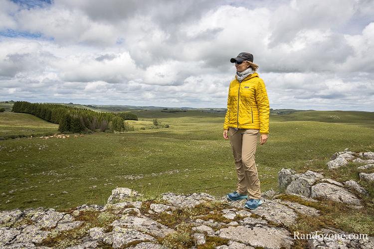 Test Test des chaussures de randonnée Tecnica Agate S Mid Gtx sur le plateau de l'Aubrac