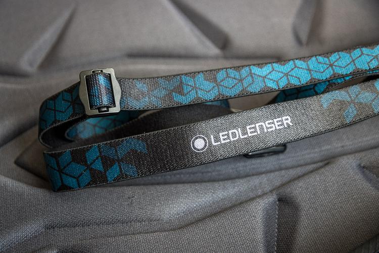 Lampe frontale Led Lenser HF6R Core : double sangle