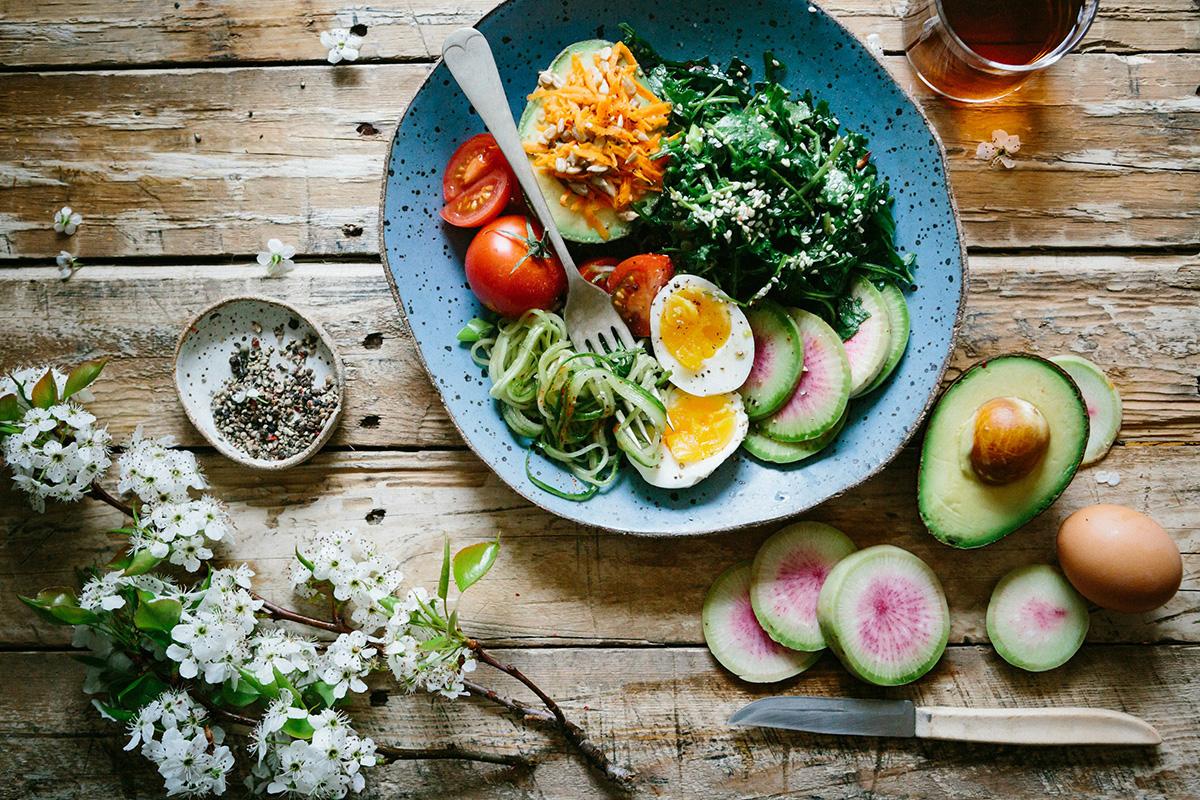 Les besoins en vitamines pour la randonnée et le trail. (Source : Unsplash)