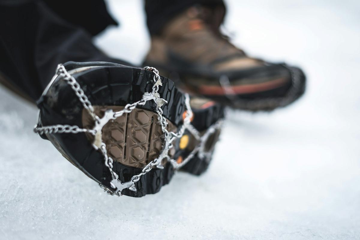 Chaussures avec chaines  neige