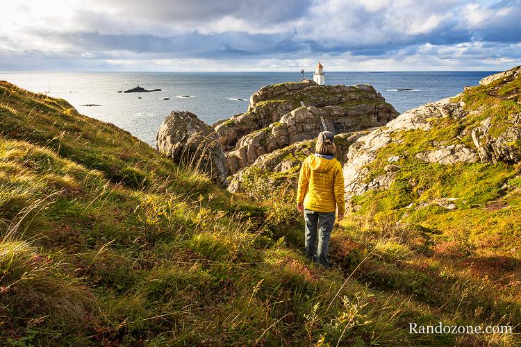 Randonn�e le long de la mer dans les Vesteralen en Norv�ge