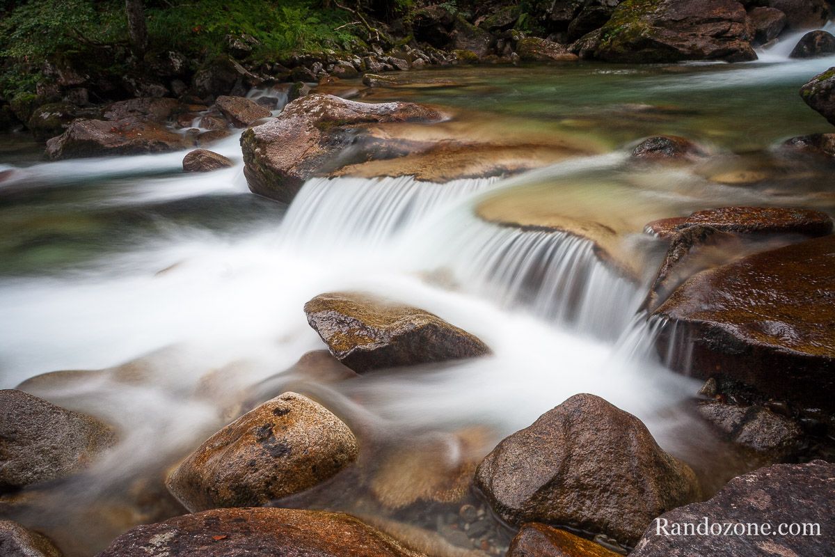 Cascade en pose longue le long de la route qui monte au Pont d'Espagne � Cauterets