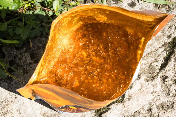 Test du plat lyophilisé Sly Chili : intérieur du sachet après avoir ajouté l'eau