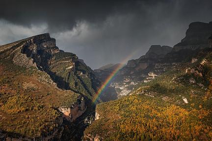 Un photographe pyrénéen célèbre la magie de son massif dans la réédition de son livre Actualité : Un photographe pyrénéen célèbre la magie de son massif dans la réédition de son livre