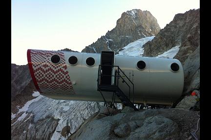 Courmayeur (Italie) : un refuge futuriste Actualité : Courmayeur (Italie) : un refuge futuriste