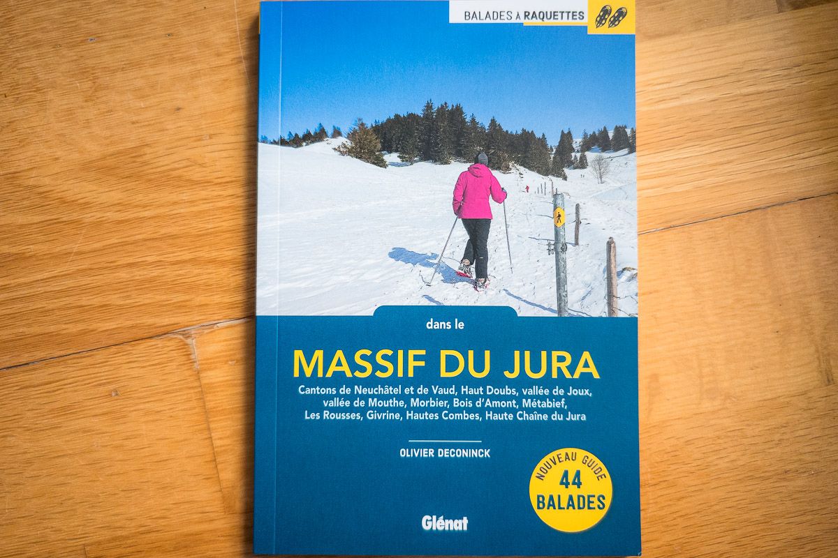 Couverture du topo guide Balades à raquettes dans le massif du Jura