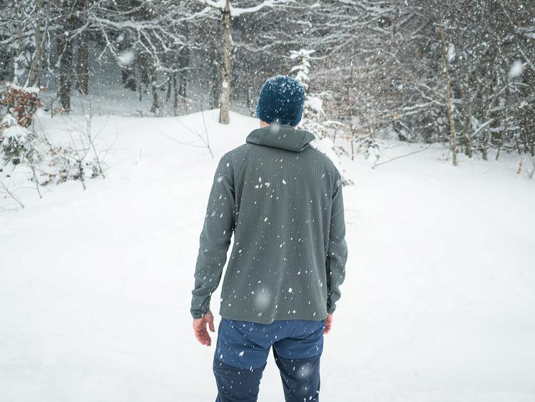 Pull Odlo Cubic dans les Pyr�n�es