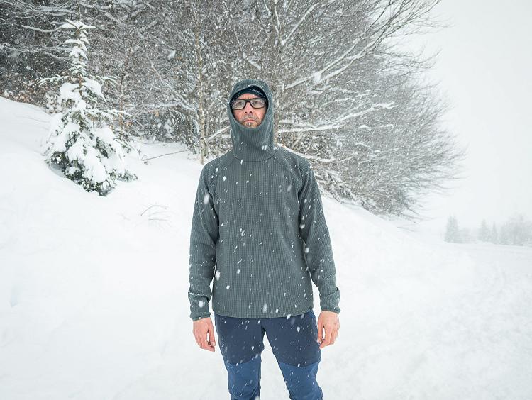 Pull Odlo Cubic dans les Pyr�n�es