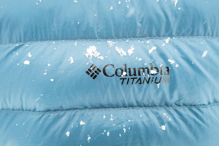 Cette doudoune fait partie de la gamme Titanium