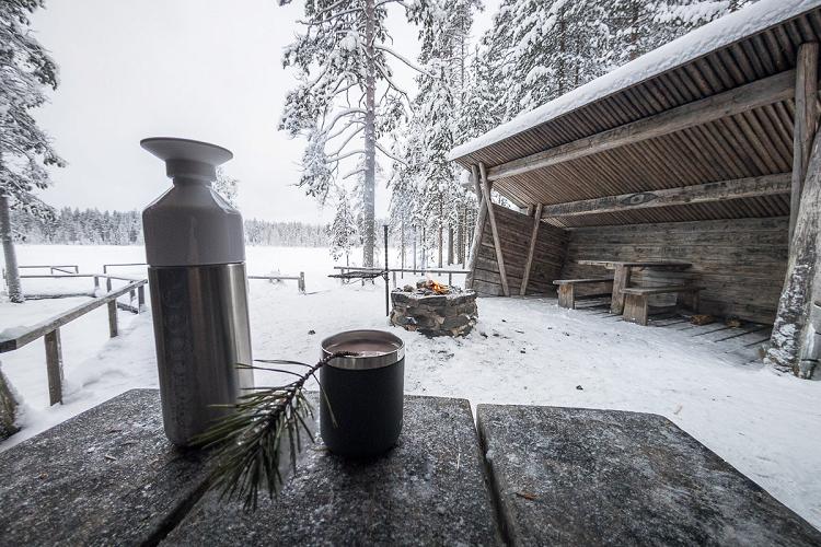 Gourde Dopper 580 ml dans un abri de jour en Finlande