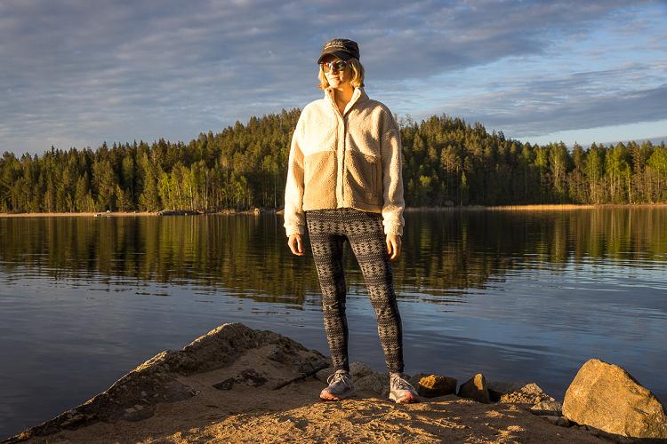 Polaire sans manche Protest PRTFriz au bord du lac Saimaa en Finlande Polaire sans manche Protest PRTFriz au bord du lac Saimaa en Finlande