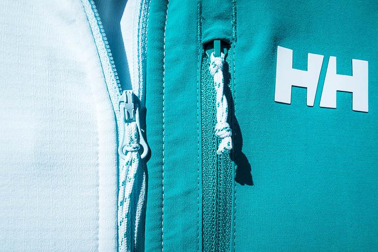 Veste polaire Helly Hansen Versalite Hooded Fleece Jacket sur le plateau de l'Aubrac