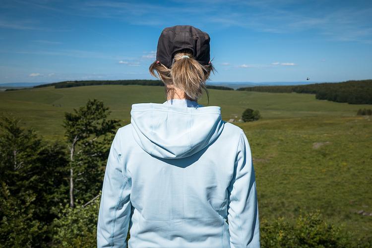 Veste polaire Helly Hansen Versalite Hooded Fleece Jacket sur le plateau de l'Aubrac