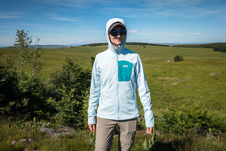 Veste polaire Helly Hansen Versalite Hooded Fleece Jacket sur le plateau de l'Aubrac