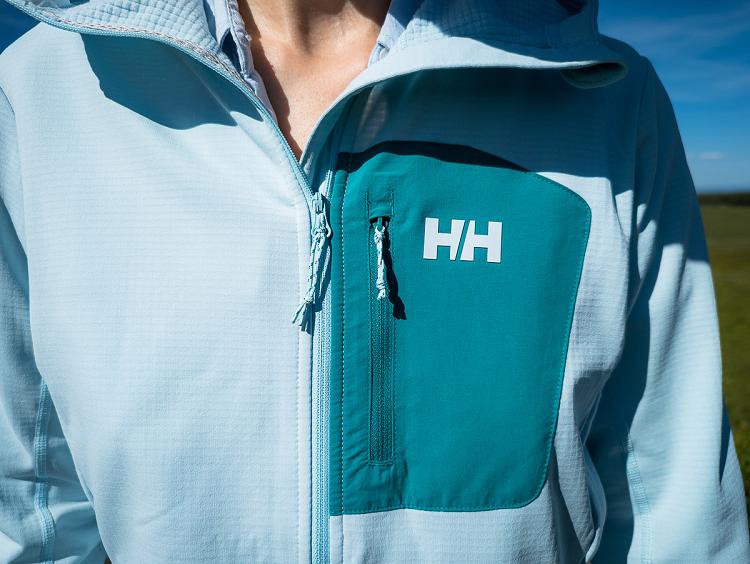 Veste polaire Helly Hansen Versalite Hooded Fleece Jacket sur le plateau de l'Aubrac