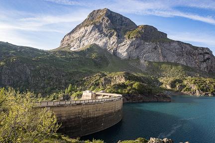Se baigner dans les rivières de montagne : le danger des lâchers de barrage Actualité : Se baigner dans les rivières de montagne : le danger des lâchers de barrage