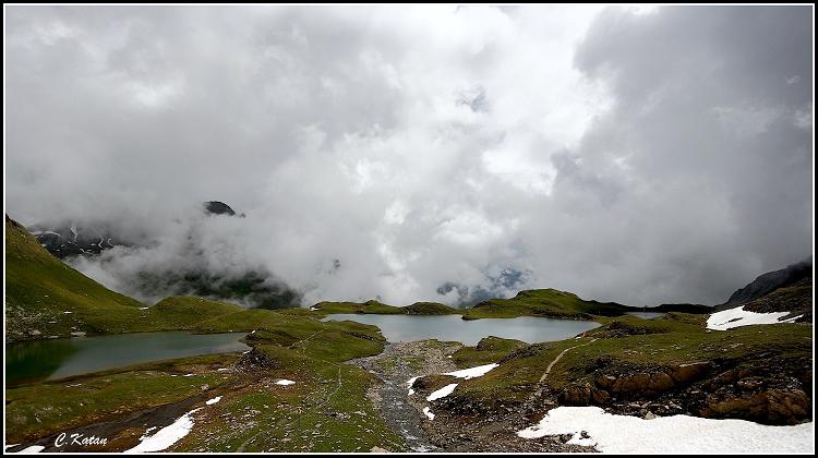 Les lacs de la Forclaz - Beaufortin : on en voit ici 3, de gauche à droite: lac Verdet, Cornu, Riondet Les lacs de la Forclaz - Beaufortin : on en voit ici 3, de gauche à droite: lac Verdet, Cornu, Riondet