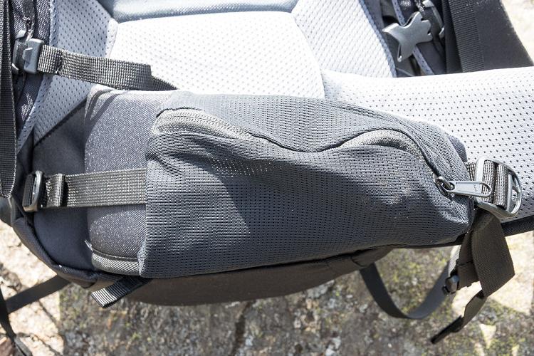 Poche dépliable sur le sac à dos Millet Ubic 30