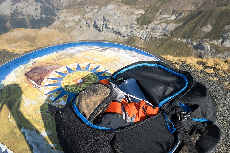 Poche en U pour accéder au bas du sac Millet Ubic 30