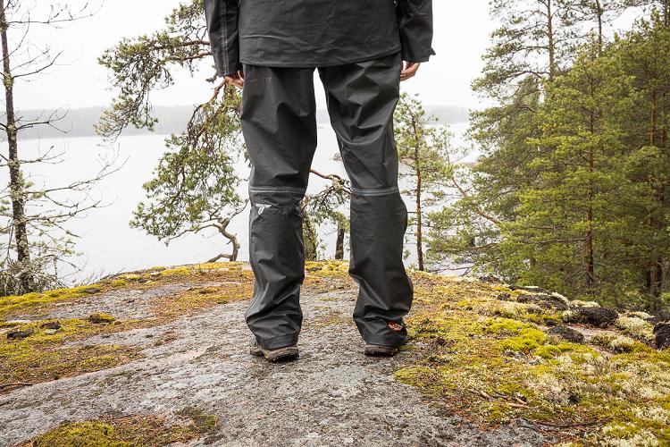 Test du pantalon de pluie Columbia Whistler Peak en Finlande Test du pantalon de pluie Columbia Whistler Peak en Finlande