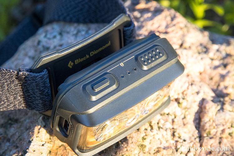 Black Diamond Storm+ Headlamp : les deux boutons sur le dessus Black Diamond Storm+ Headlamp : les deux boutons sur le dessus