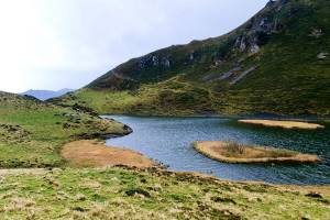 Lac d'Aygue Rouye depuis la route de Niclade