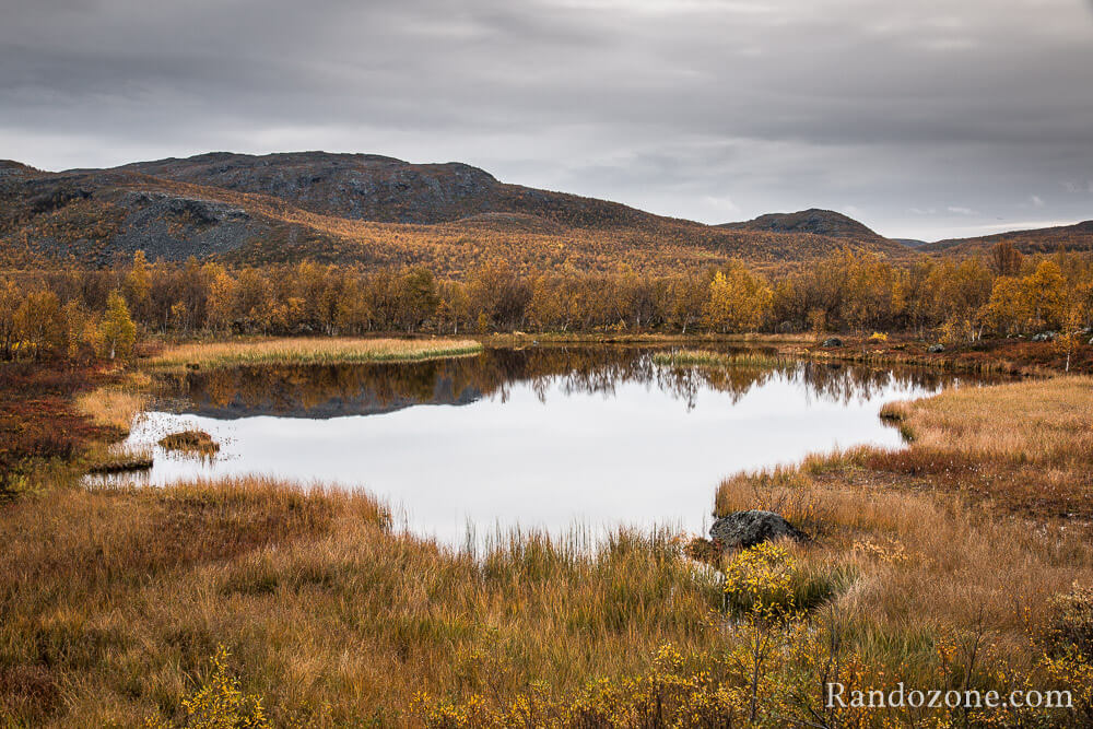 Un des nombreux lacs le long de la route pour Abisko